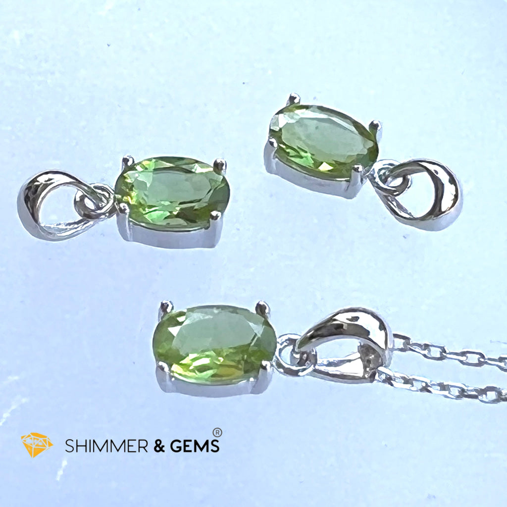 Peridot 5X7Mm Oval Pendant 925 Silver (Money Magnet) Charms & Pendants