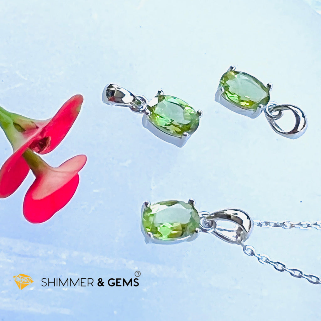 Peridot 5X7Mm Oval Pendant 925 Silver (Money Magnet) Charms & Pendants
