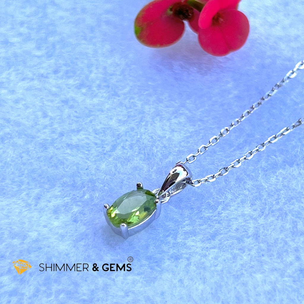 Peridot 5X7Mm Oval Pendant 925 Silver (Money Magnet) Charms & Pendants