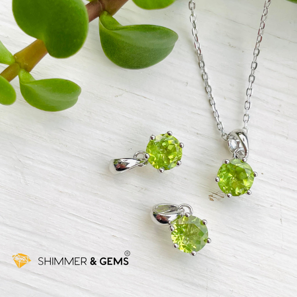 Peridot 6Mm Blooming Flower Pendant 925 Silver (Money Magnet) Charms & Pendants