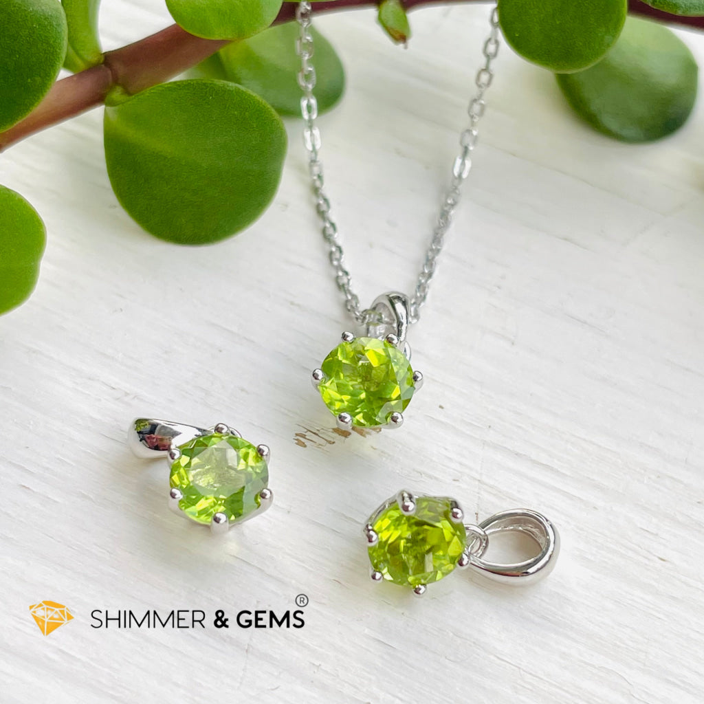 Peridot 6Mm Blooming Flower Pendant 925 Silver (Money Magnet) Charms & Pendants