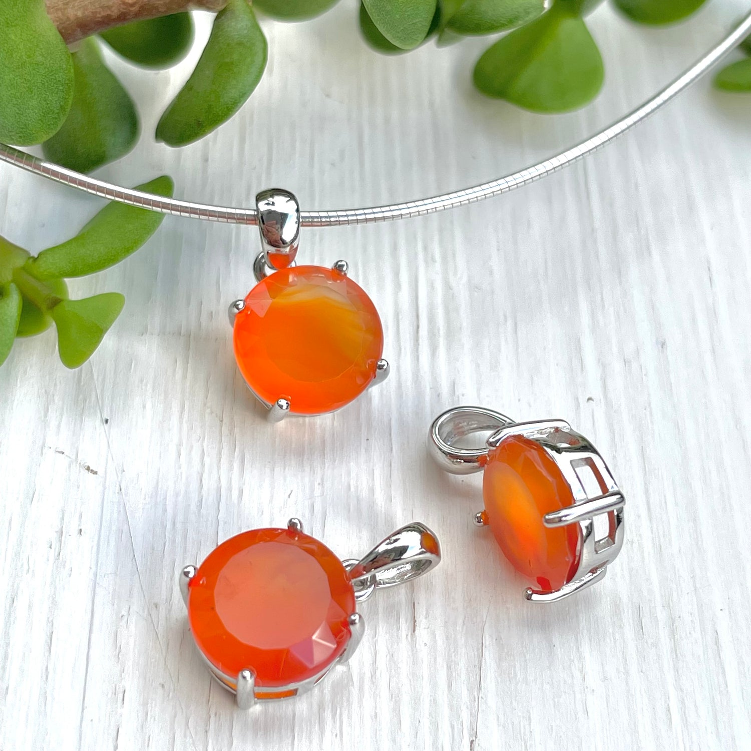 CARNELIAN (Creativity & Balance)