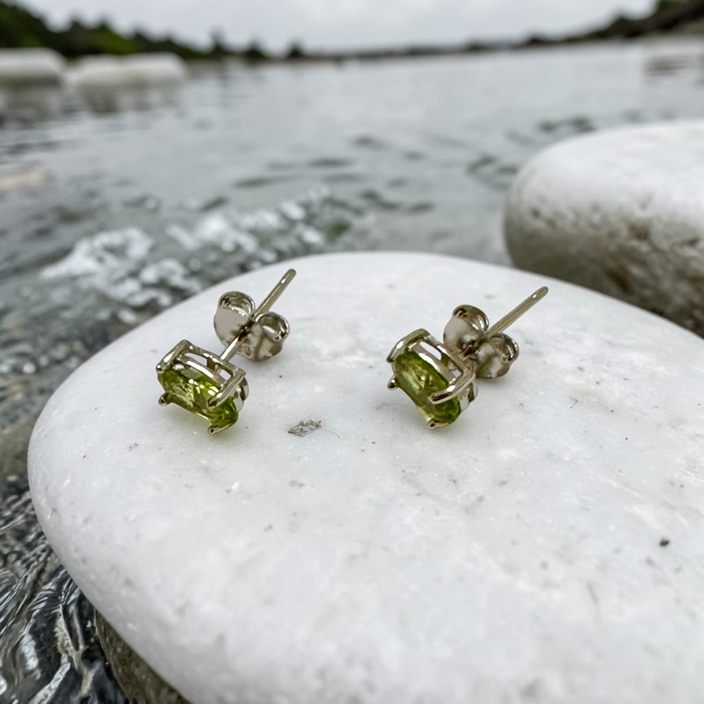 Peridot 5x7mm Oval 925 Silver Earrings (Faceted)