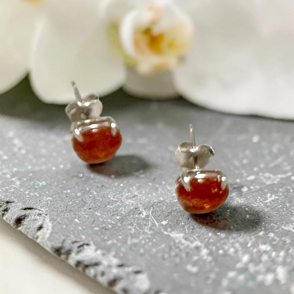 Sunstone 6×8mm Oval 925 Silver Earrings
