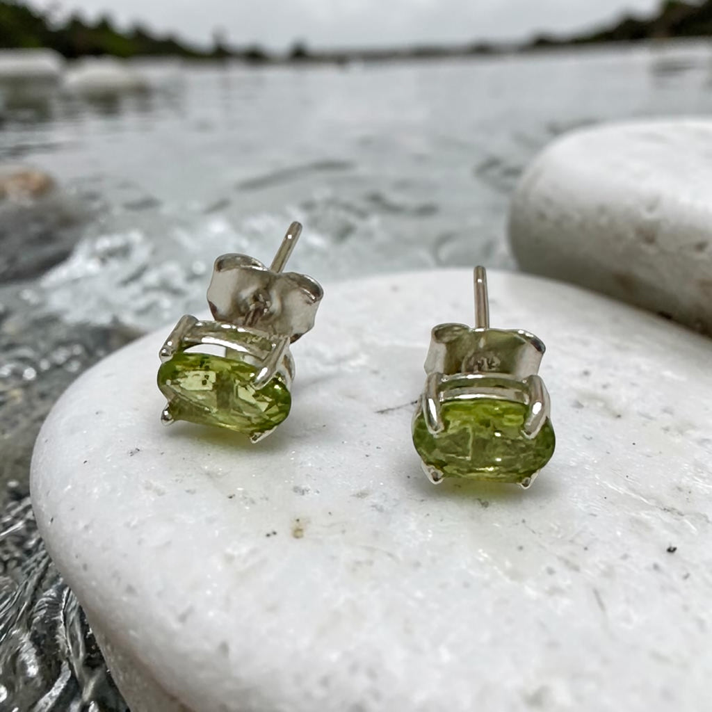 Peridot 5x7mm Oval 925 Silver Earrings (Faceted)
