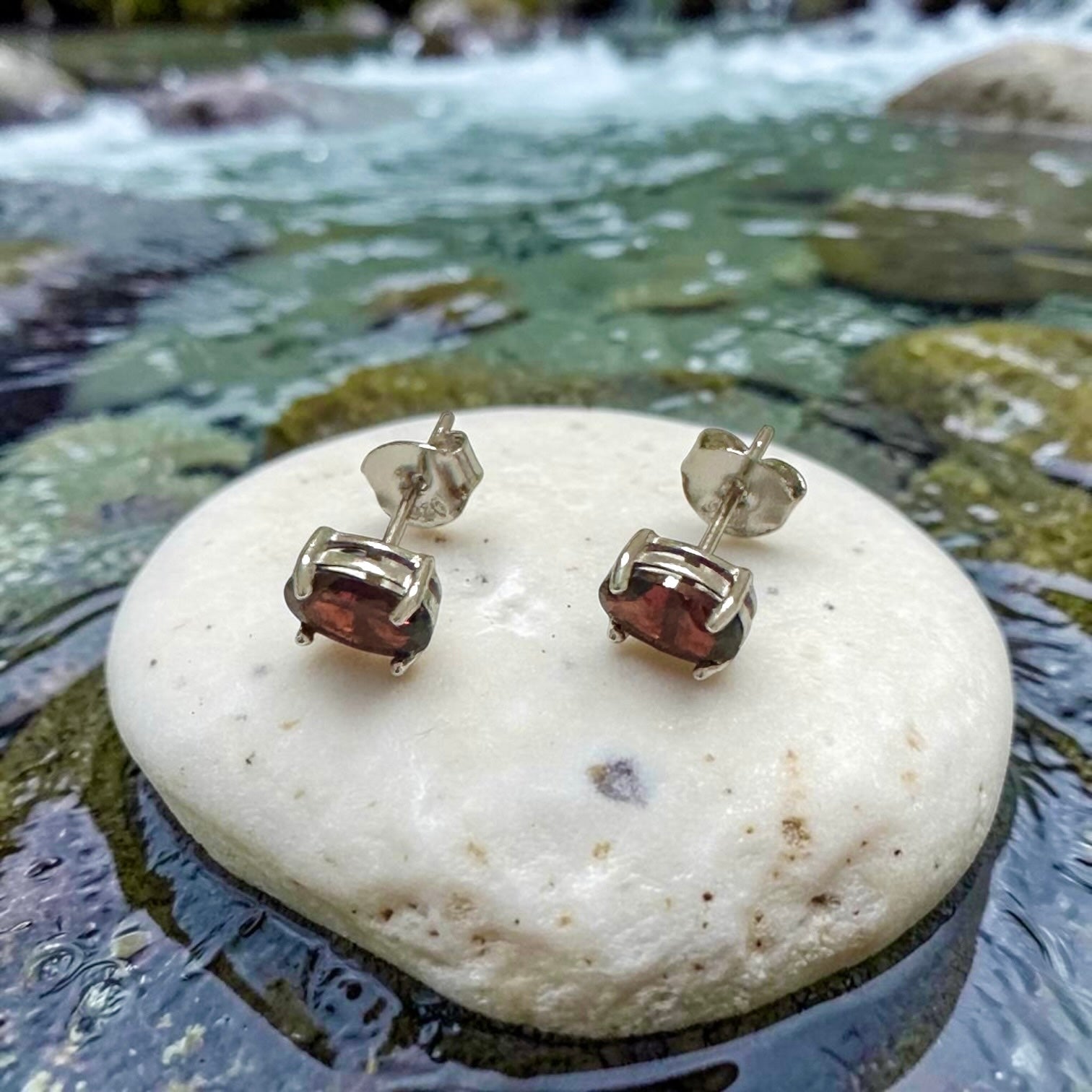 Garnet 5x7mm Oval 925 Silver Earrings (Faceted)