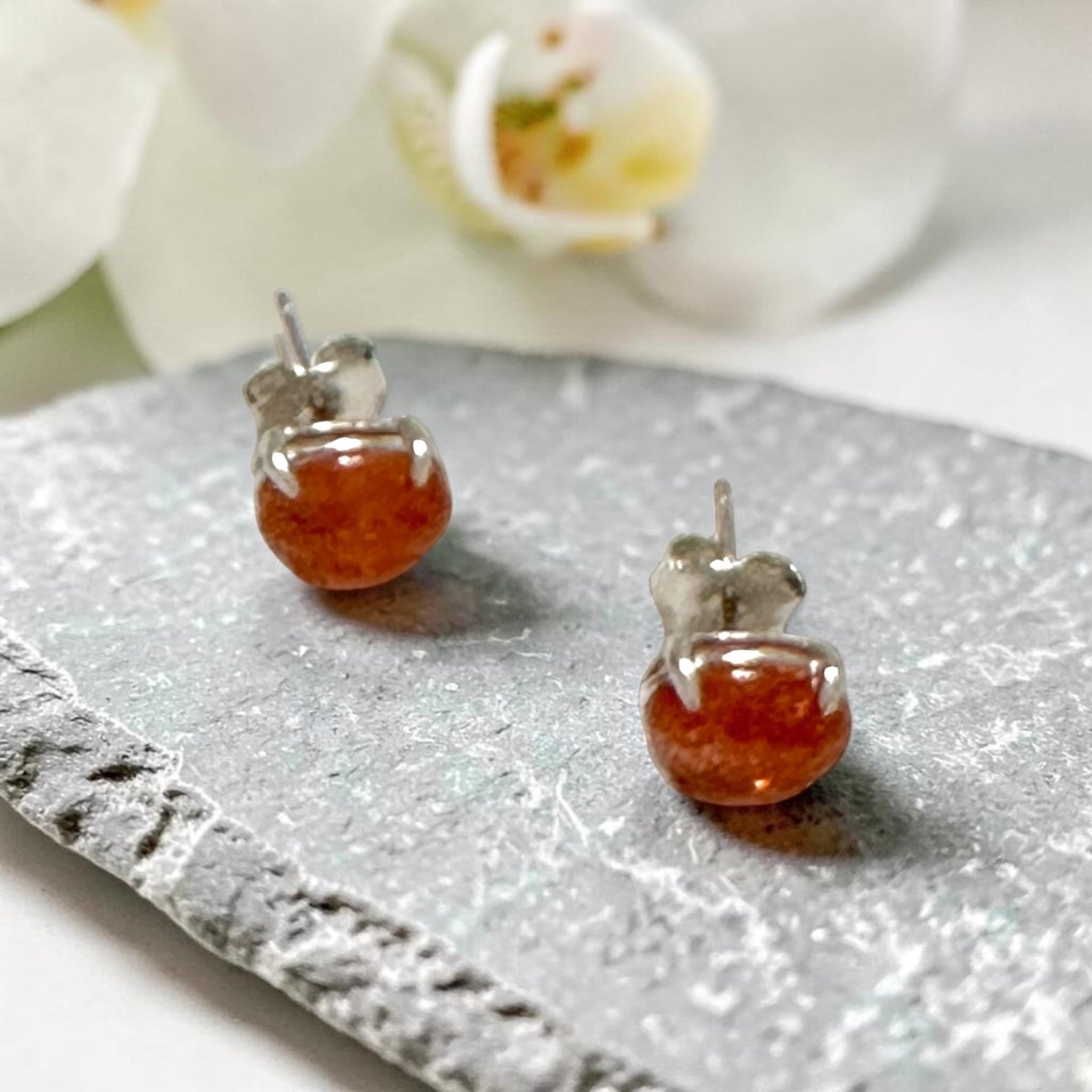 Sunstone 6×8mm Oval 925 Silver Earrings