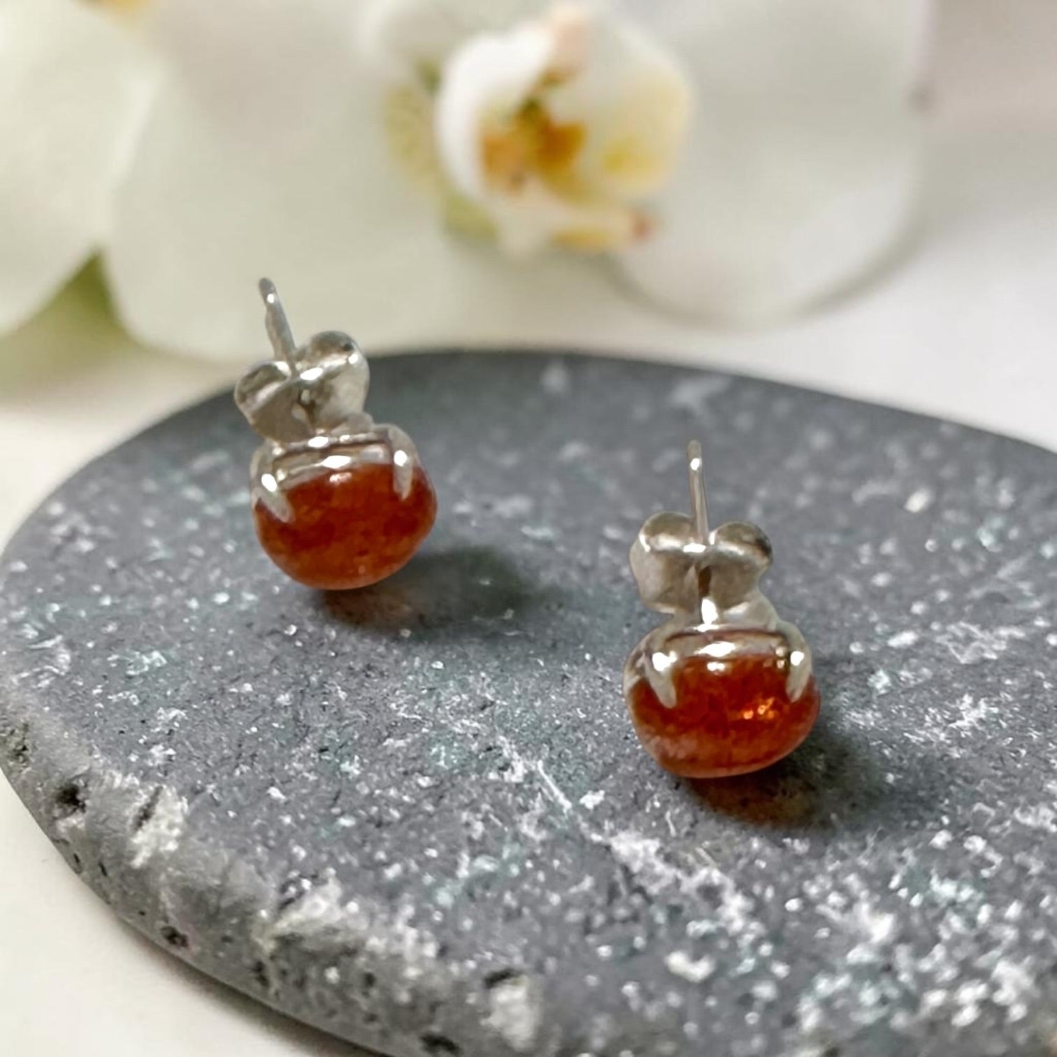 Sunstone 6×8mm Oval 925 Silver Earrings