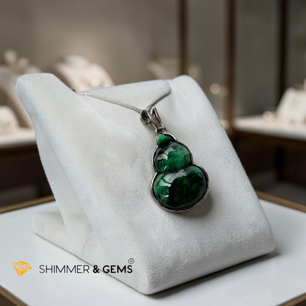 Burma Jade Hulu (Calabash) Pendant in 925 Silver (Dark Emerald Green)