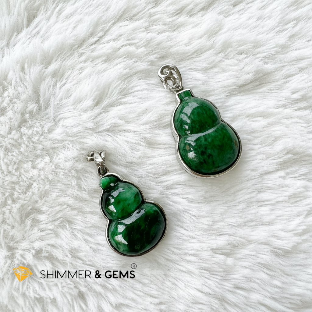Burma Jade Hulu (Calabash) Pendant in 925 Silver (Dark Emerald Green)