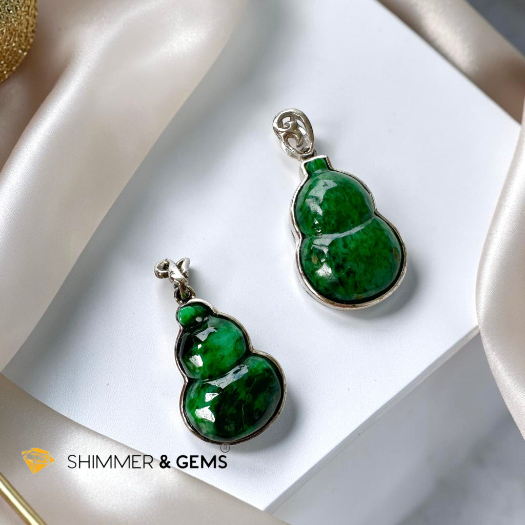 Burma Jade Hulu (Calabash) Pendant in 925 Silver (Dark Emerald Green)