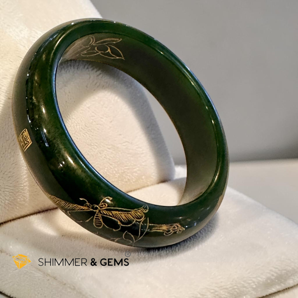 Canada Jade Lucky Bee Engraved Bangle 55mm