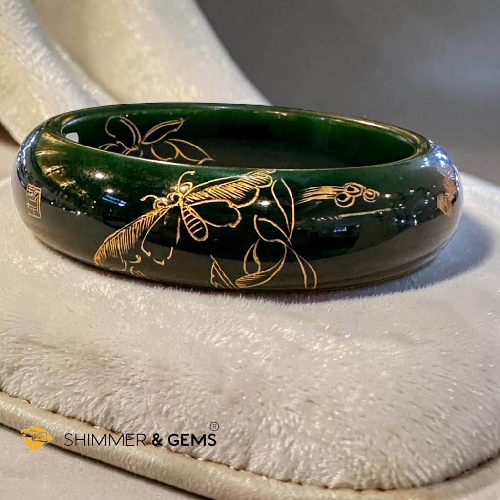 Canada Jade Lucky Bee Engraved Bangle 55mm