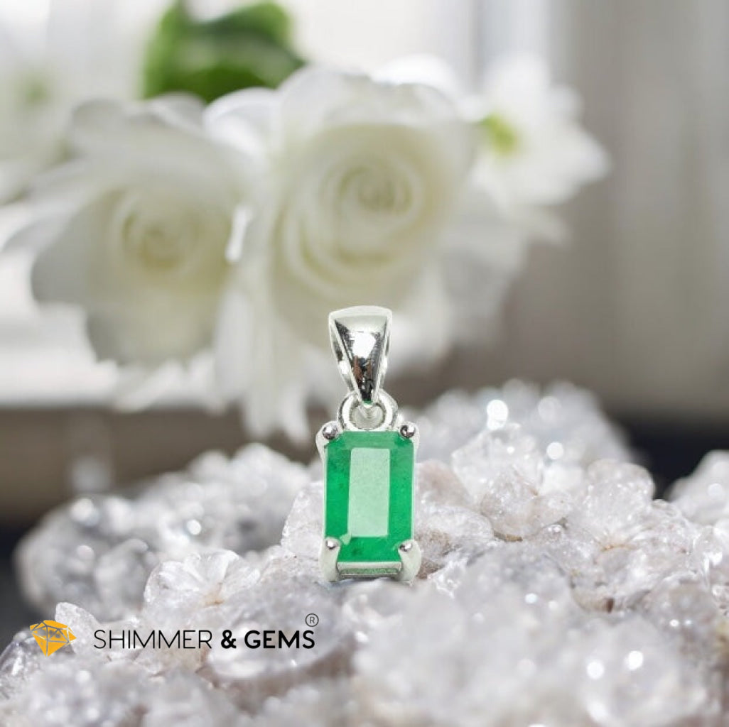 Emerald Solitaire Pendant 925 Silver (Brazil) AAA