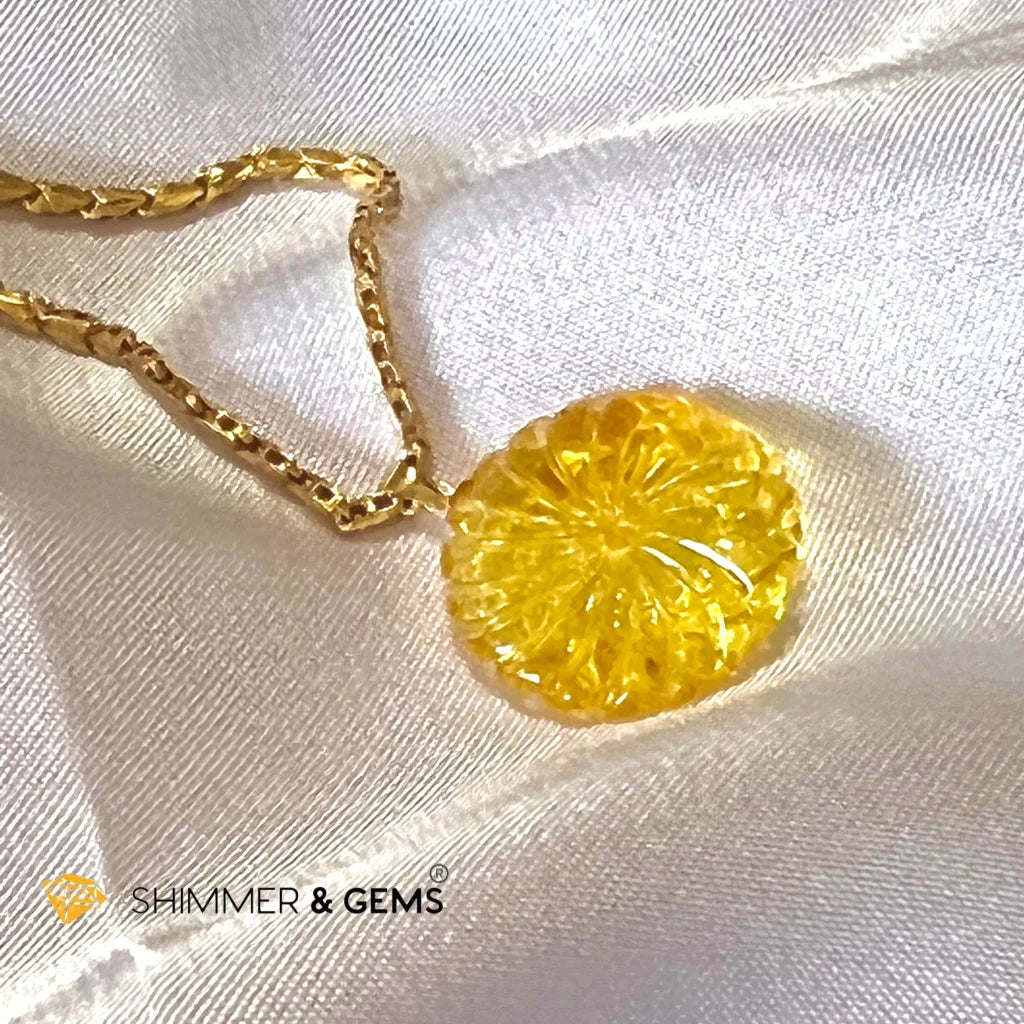 Golden Wheel Beeswax Amber 18k Gold Pendant (Winds of Change)