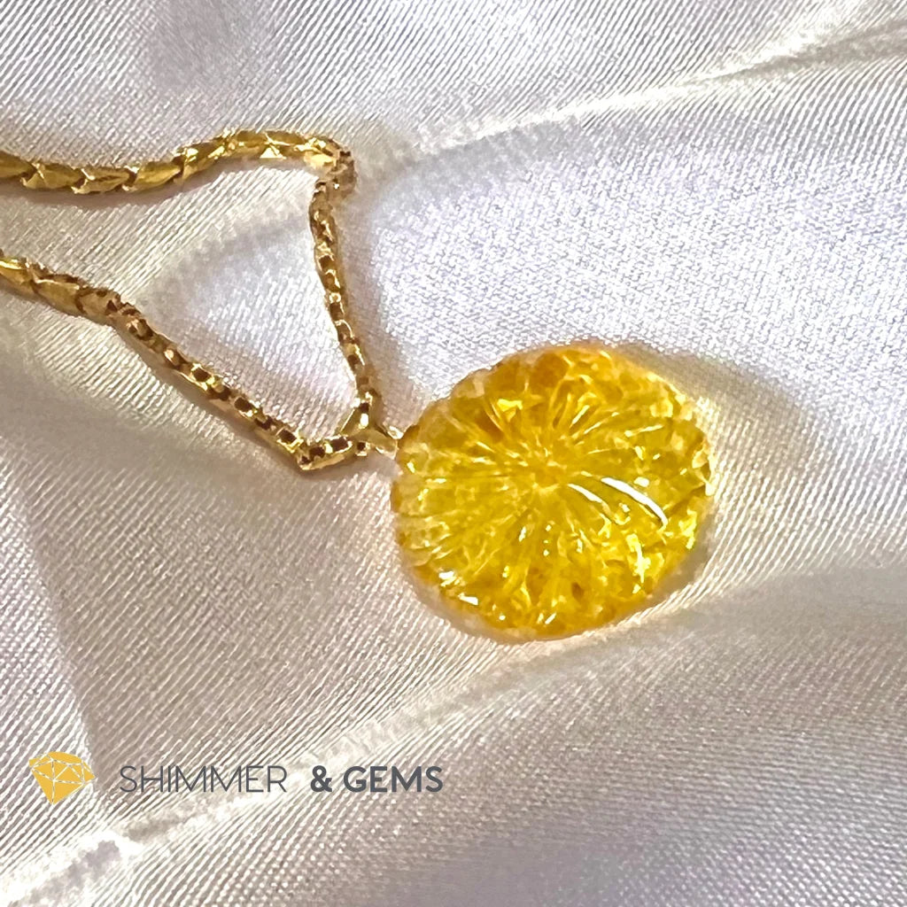 Golden Wheel Beeswax Amber 18k Gold Pendant (Winds of Change)