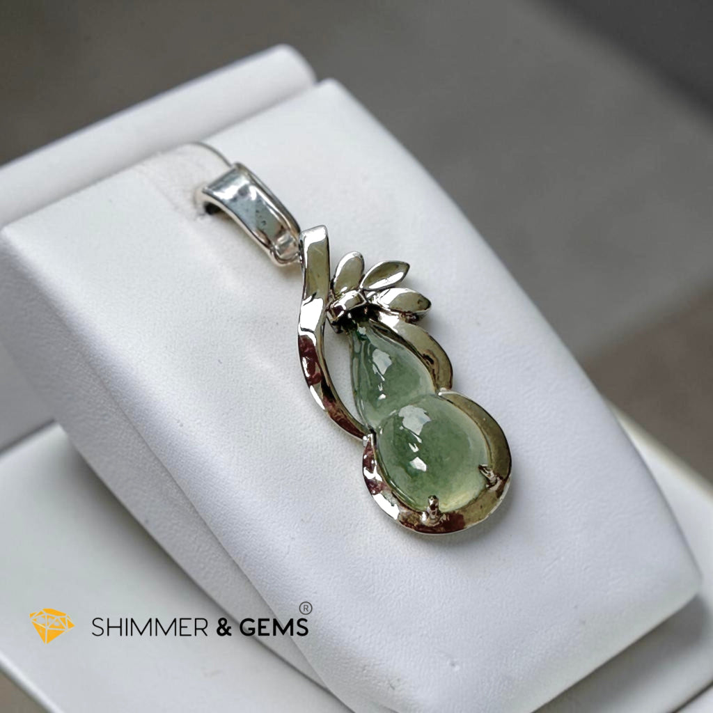 Icy Green Jadeite Hulu (Calabash) Pendant in 925 Silver 25mm