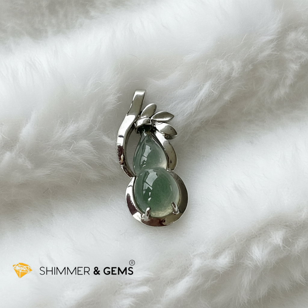 Icy Green Jadeite Hulu (Calabash) Pendant in 925 Silver 25mm