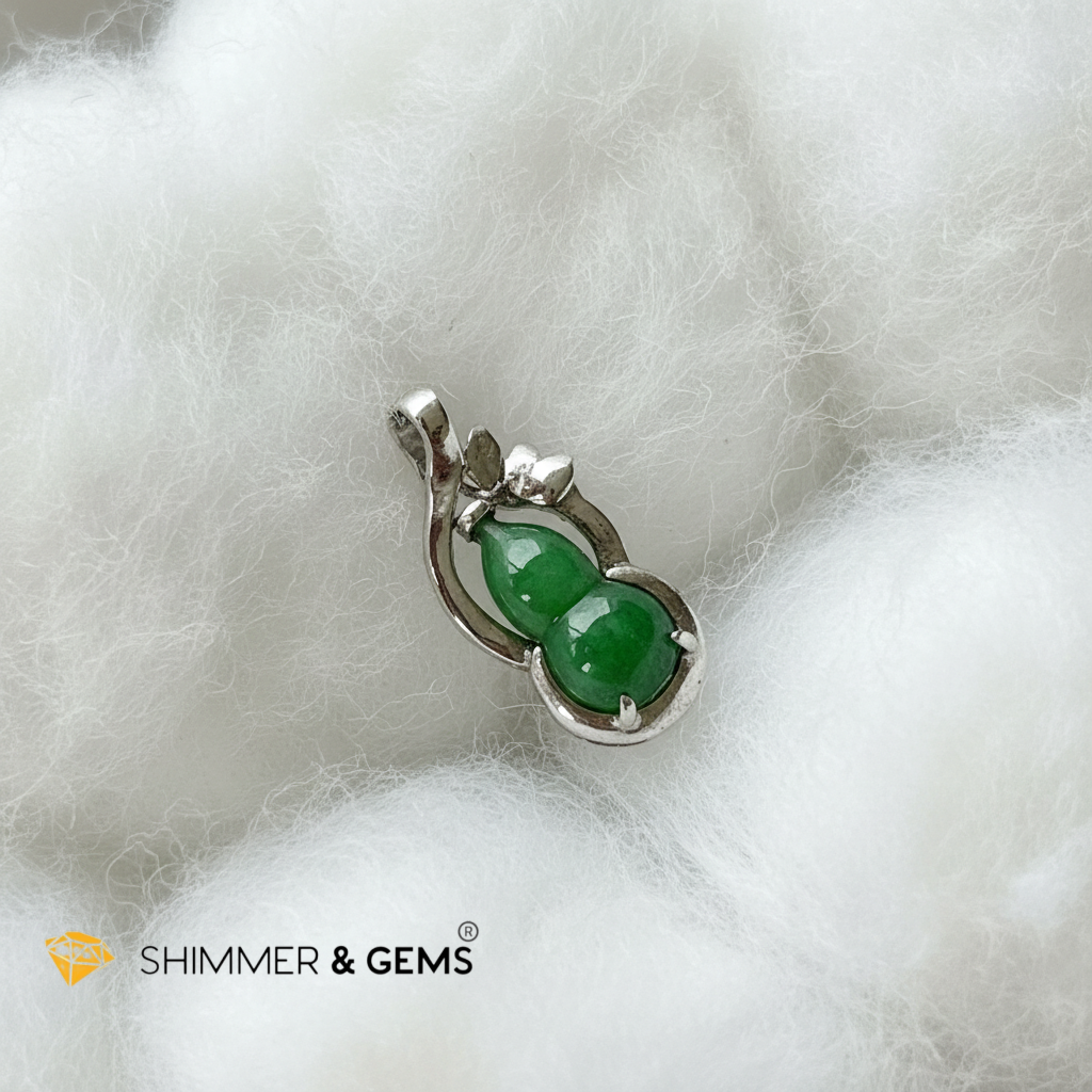 Imperial Green Jadeite Hulu (Calabash) Pendant in 925 Silver 25mm