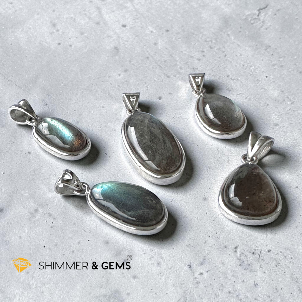 Labradorite Premium Pendant in 925 Silver
(Aura Cleanse)