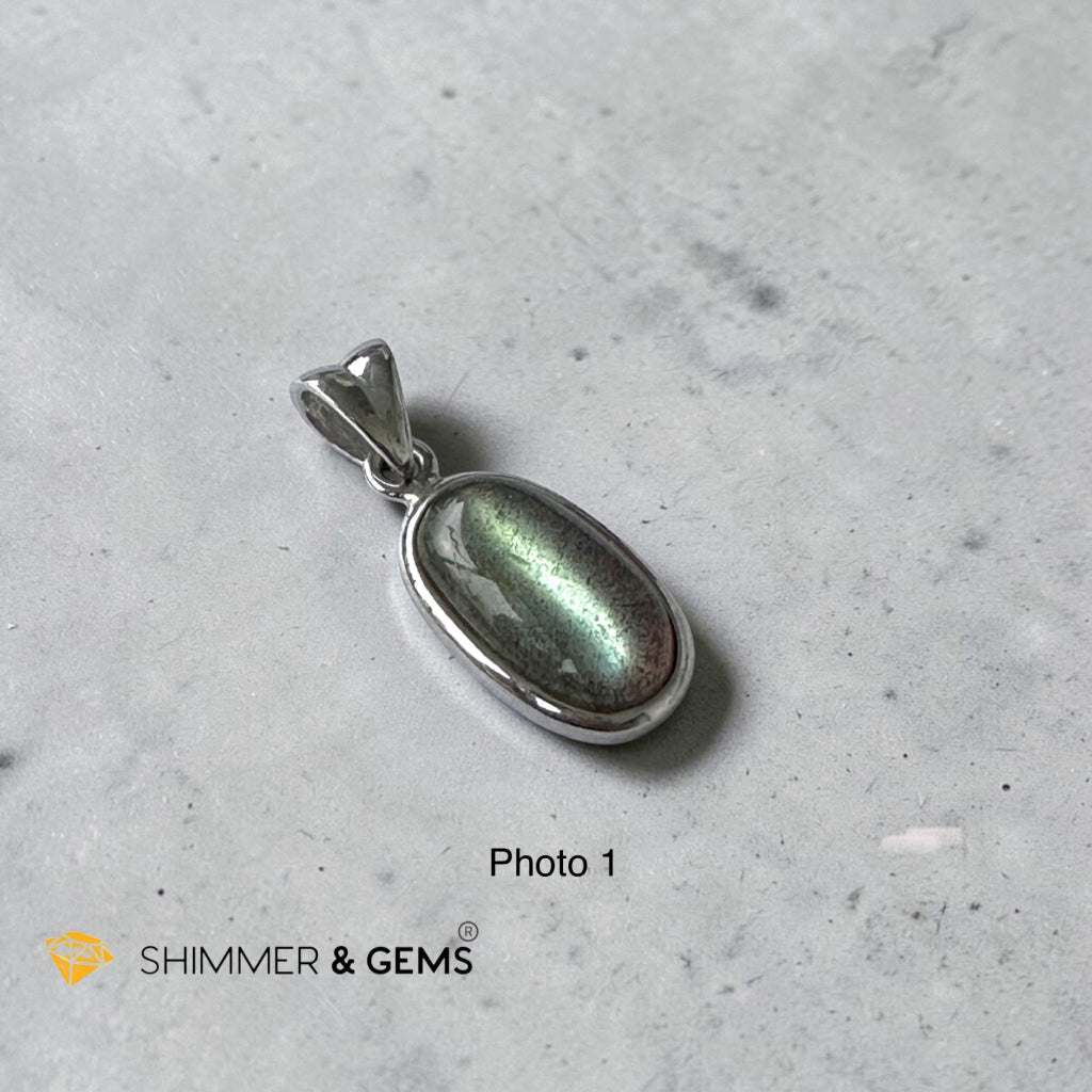 Labradorite Premium Pendant in 925 Silver
(Aura Cleanse)