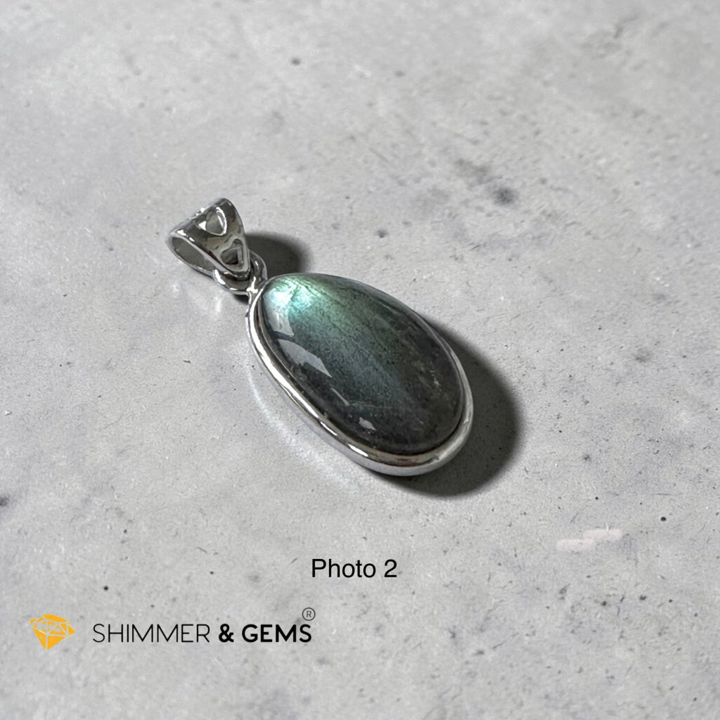 Labradorite Premium Pendant in 925 Silver
(Aura Cleanse)