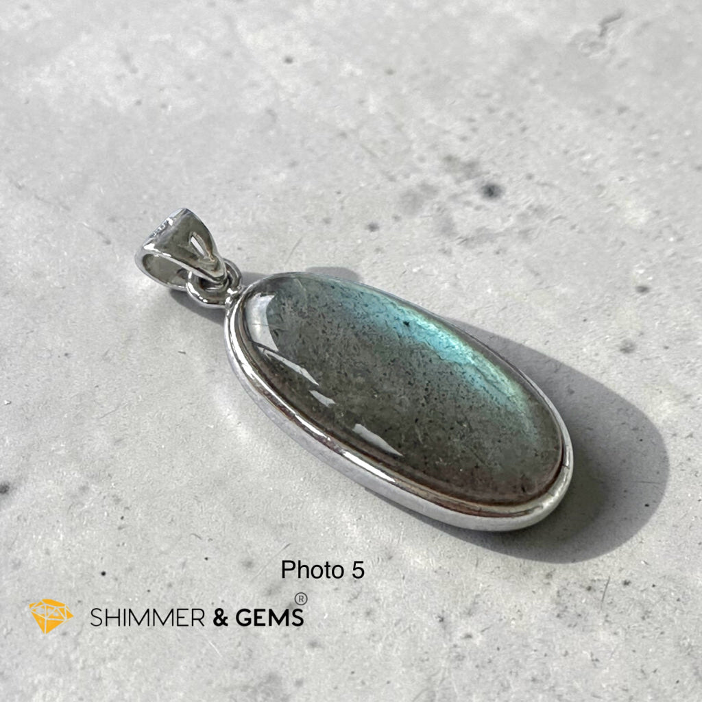 Labradorite Premium Pendant in 925 Silver
(Aura Cleanse)