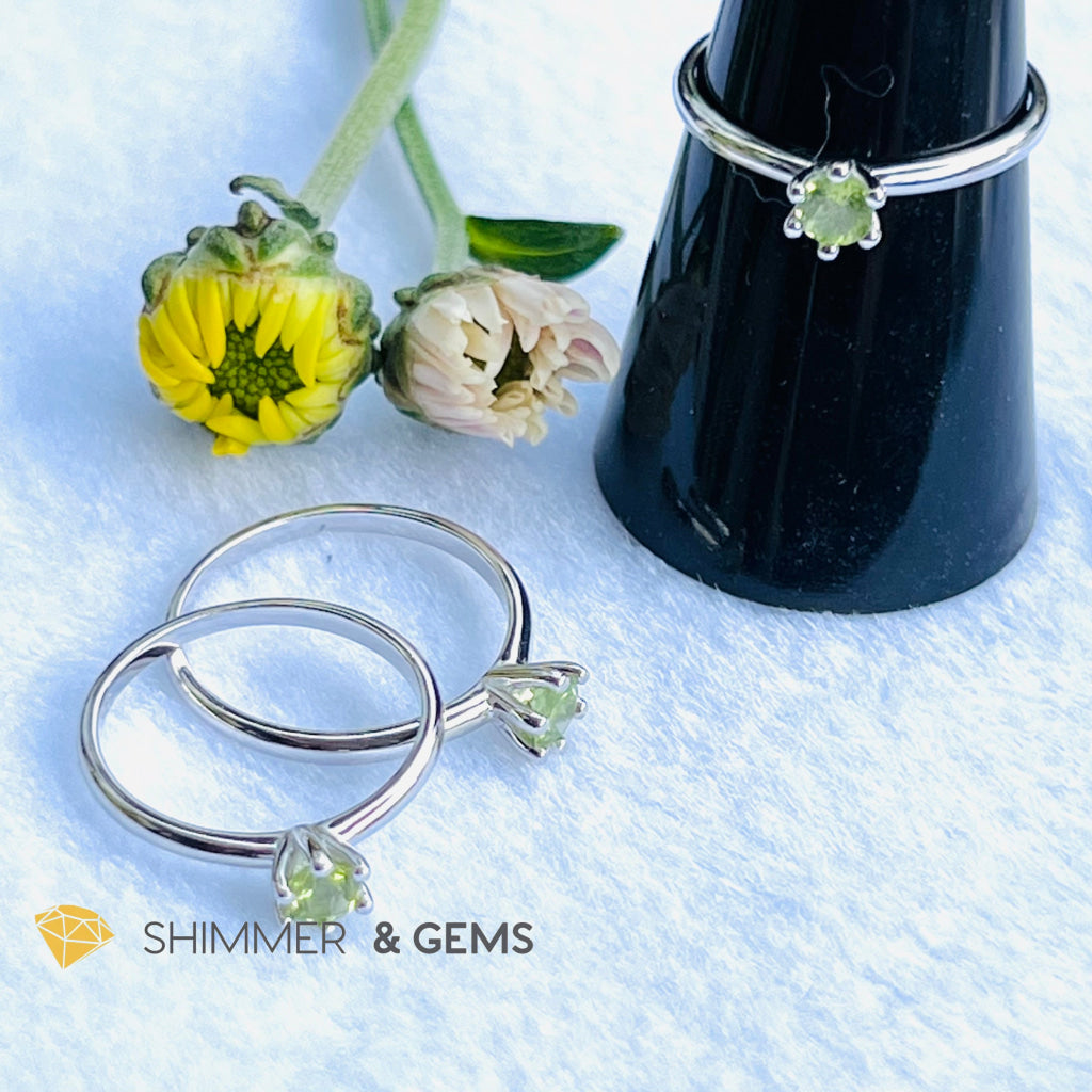 Peridot 4Mm Blooming Flower 925 Silver Rings (Money Magnet)
