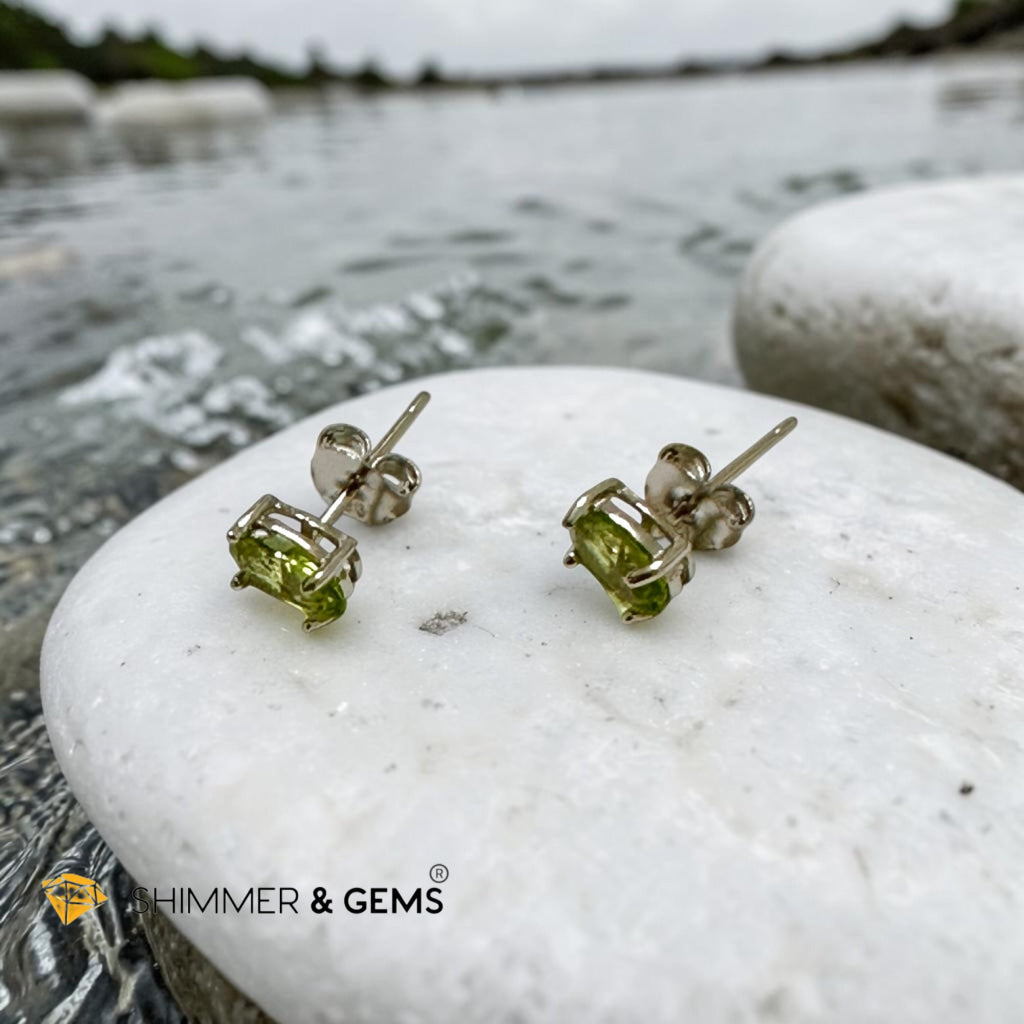 Peridot 5x7mm Oval 925 Silver Earrings (Faceted)