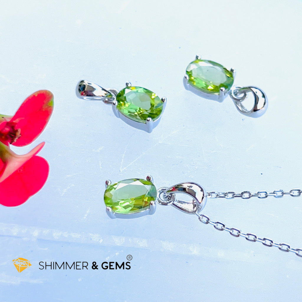 Peridot 5X7Mm Oval Pendant 925 Silver (Money Magnet) Charms & Pendants