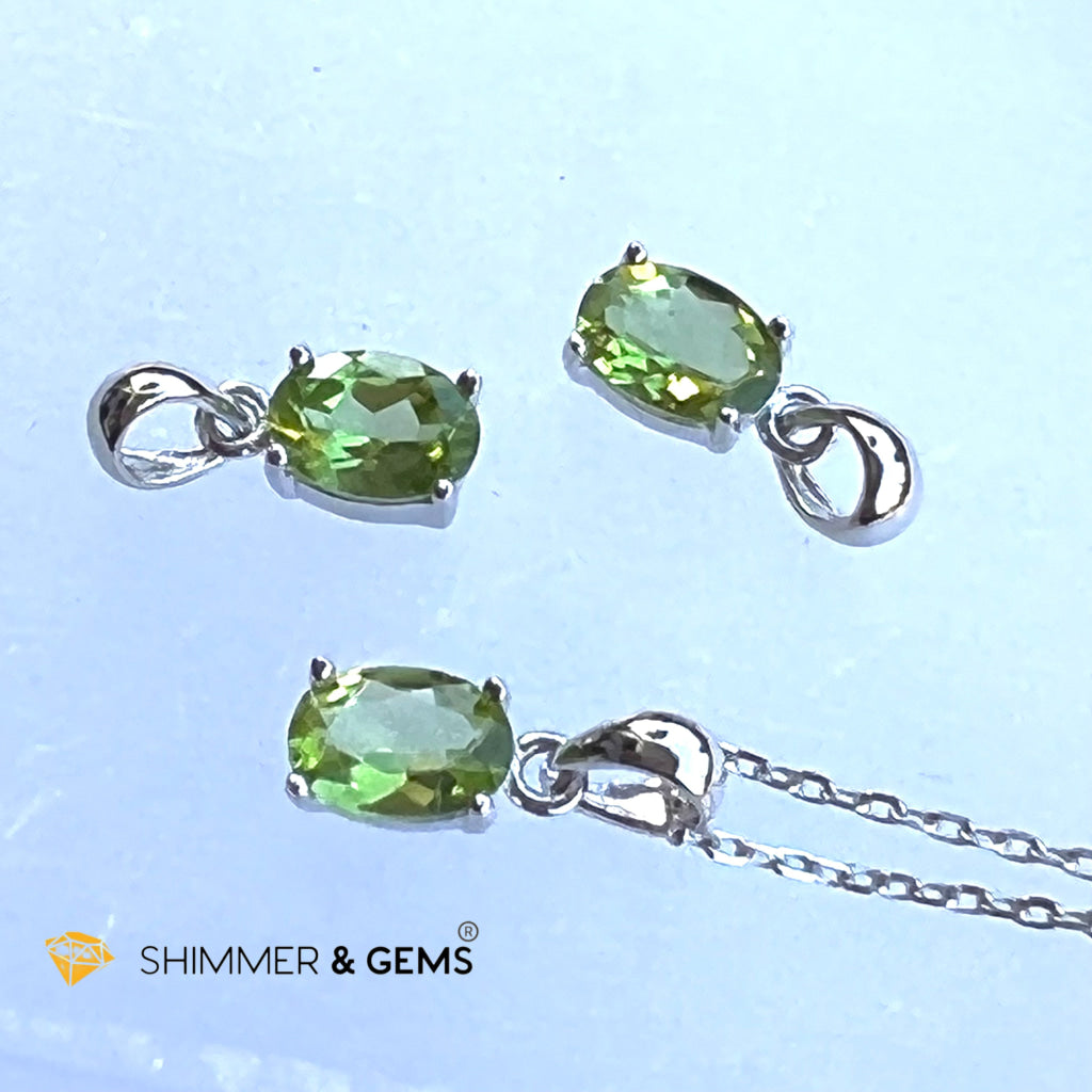 Peridot 5X7Mm Oval Pendant 925 Silver (Money Magnet) Charms & Pendants