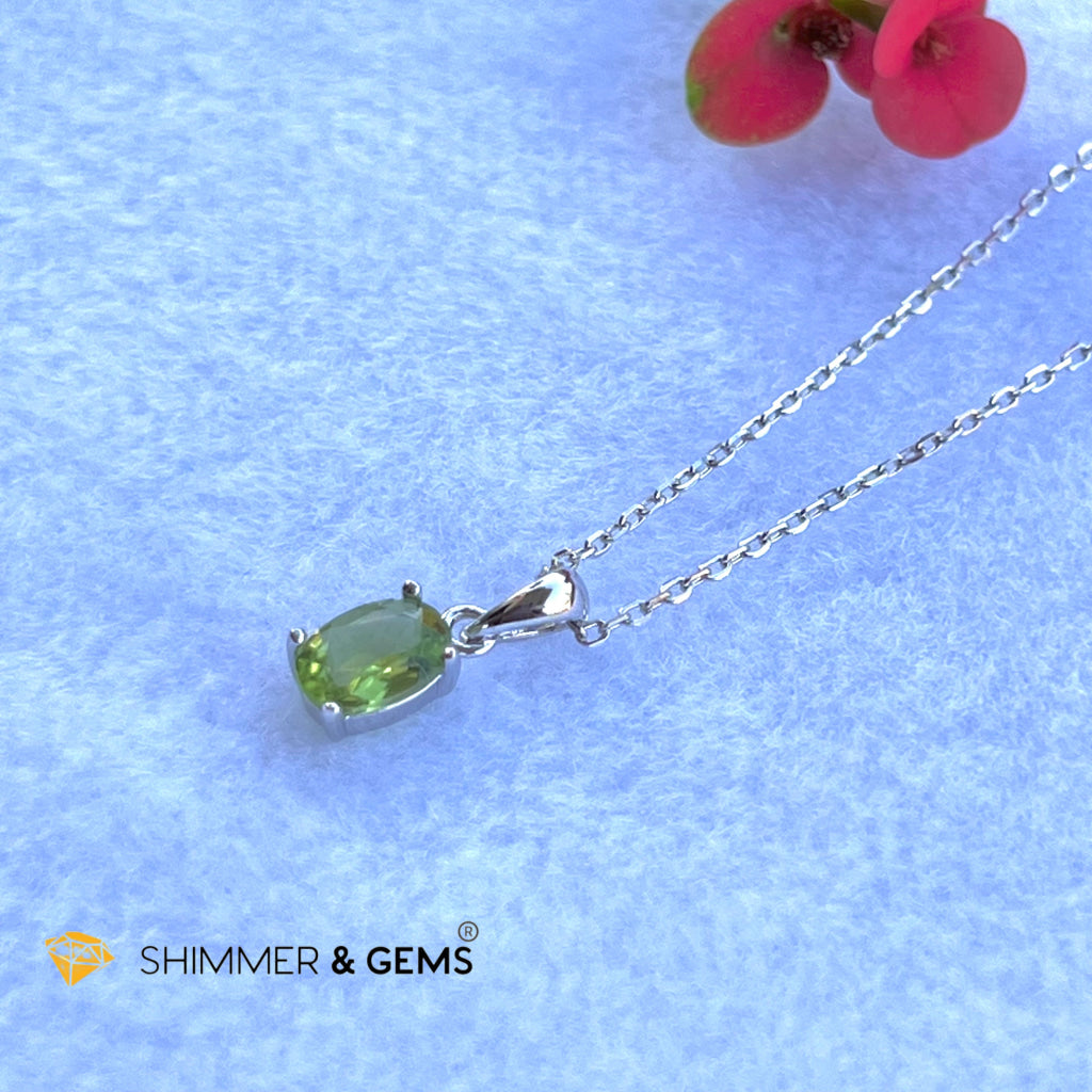 Peridot 5X7Mm Oval Pendant 925 Silver (Money Magnet) Charms & Pendants