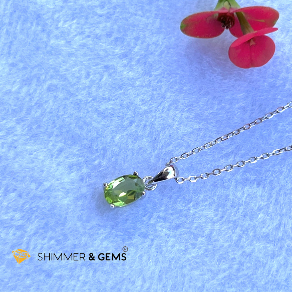 Peridot 5X7Mm Oval Pendant 925 Silver (Money Magnet) Charms & Pendants