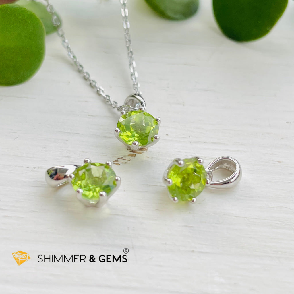 Peridot 6Mm Blooming Flower Pendant 925 Silver (Money Magnet) Charms & Pendants