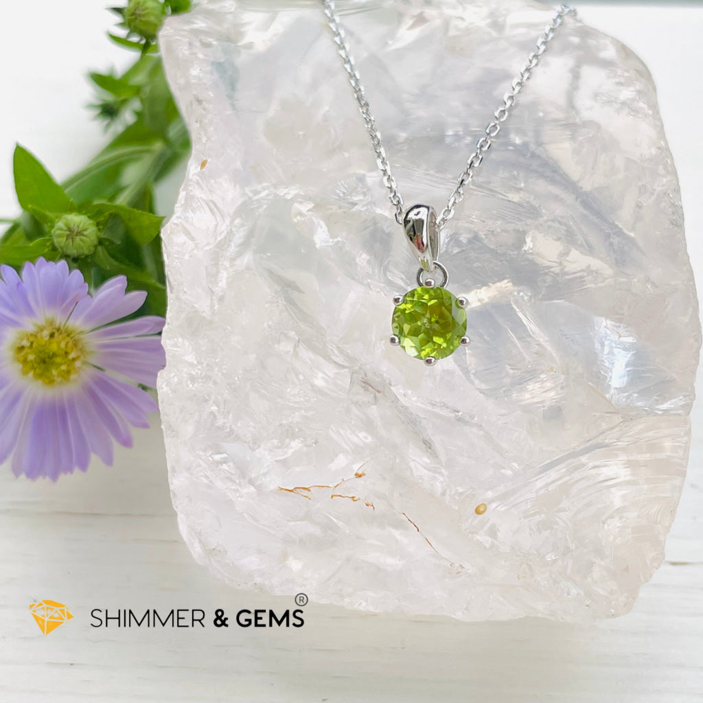 Peridot 6Mm Blooming Flower Pendant 925 Silver (Money Magnet) Charms & Pendants