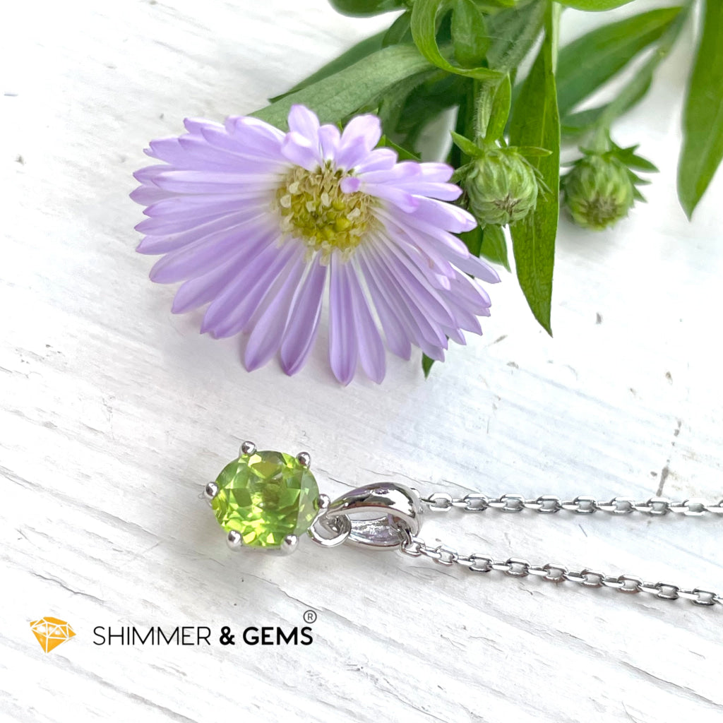 Peridot 6Mm Blooming Flower Pendant 925 Silver (Money Magnet) Charms & Pendants