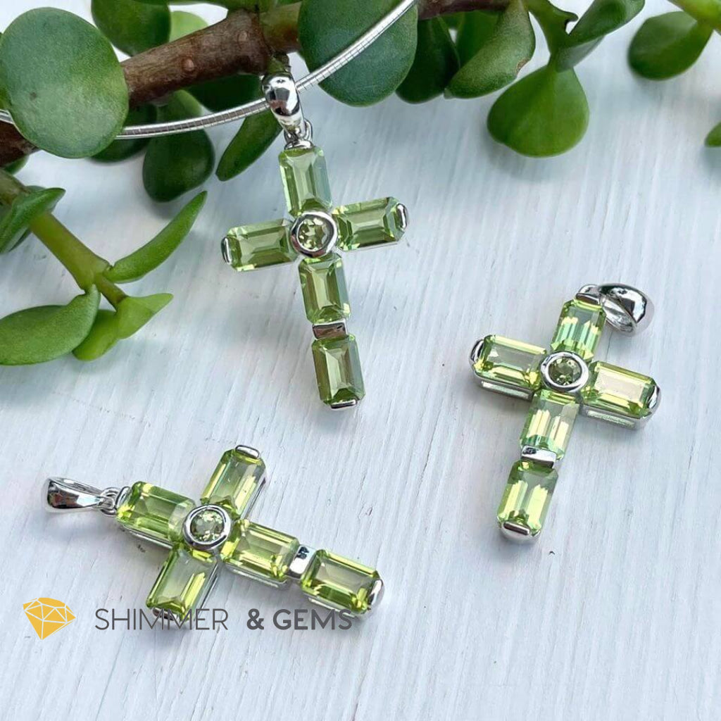 Peridot Cross Pendant In 925 Silver (For Healing And Luck) Per Piece Size 4X6/3Mm Charms & Pendants