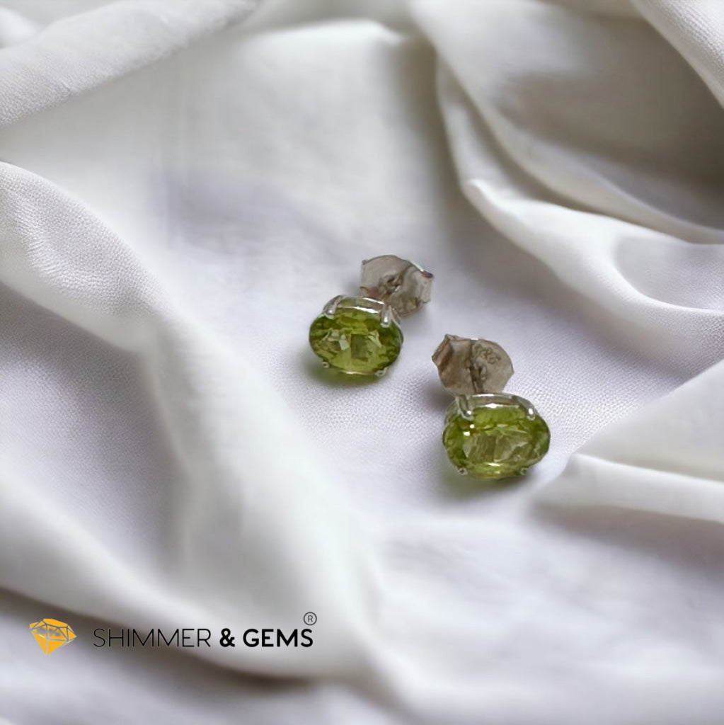 Peridot Oval 925 Silver Stud Earrings (Money Magnet)