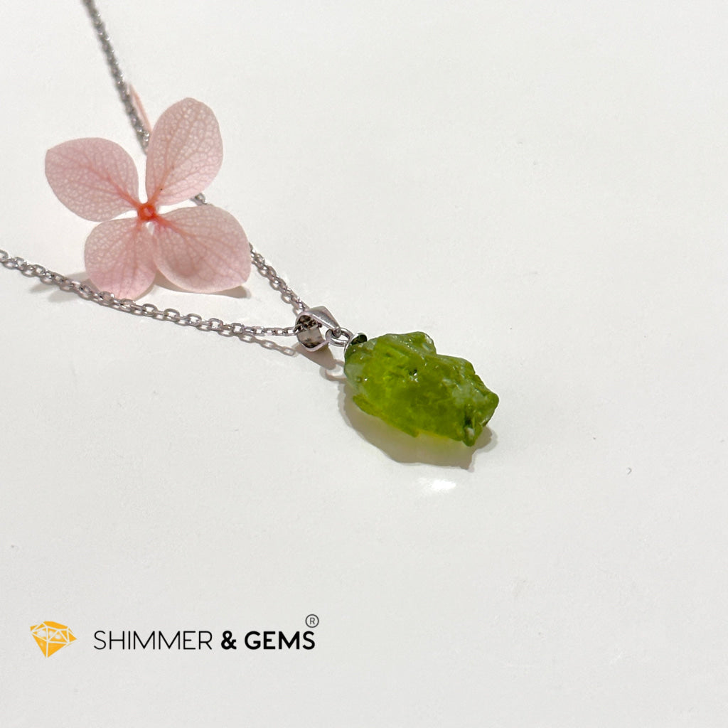 Peridot Raw Pendant 15Mm 925 Silver